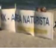 ravenna-spiaggia-naturista-protesta-catena-umana